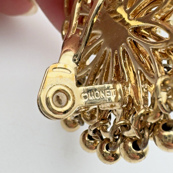 Vintage MONET Earrings Cha Cha Flower Clip On 1" - Picture 5 of 6